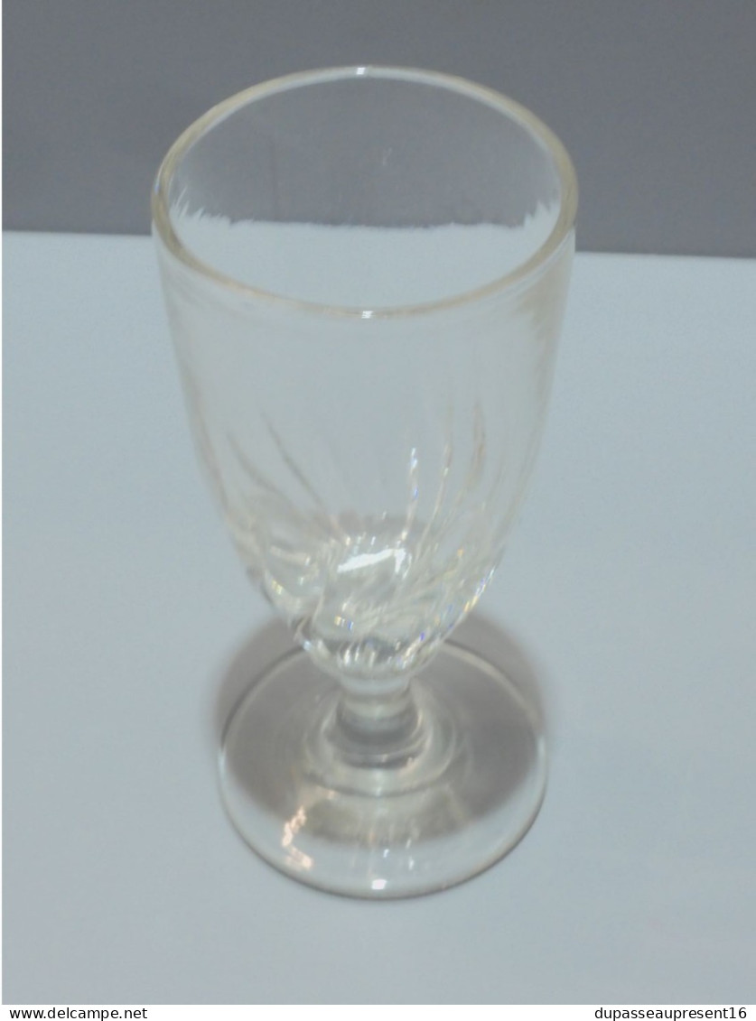 -ANCIEN VERRE A ABSINTHE En VERRE Mesure TORSADEE COLLECTION  ANCIEN BISTROT   E - Glas & Kristall