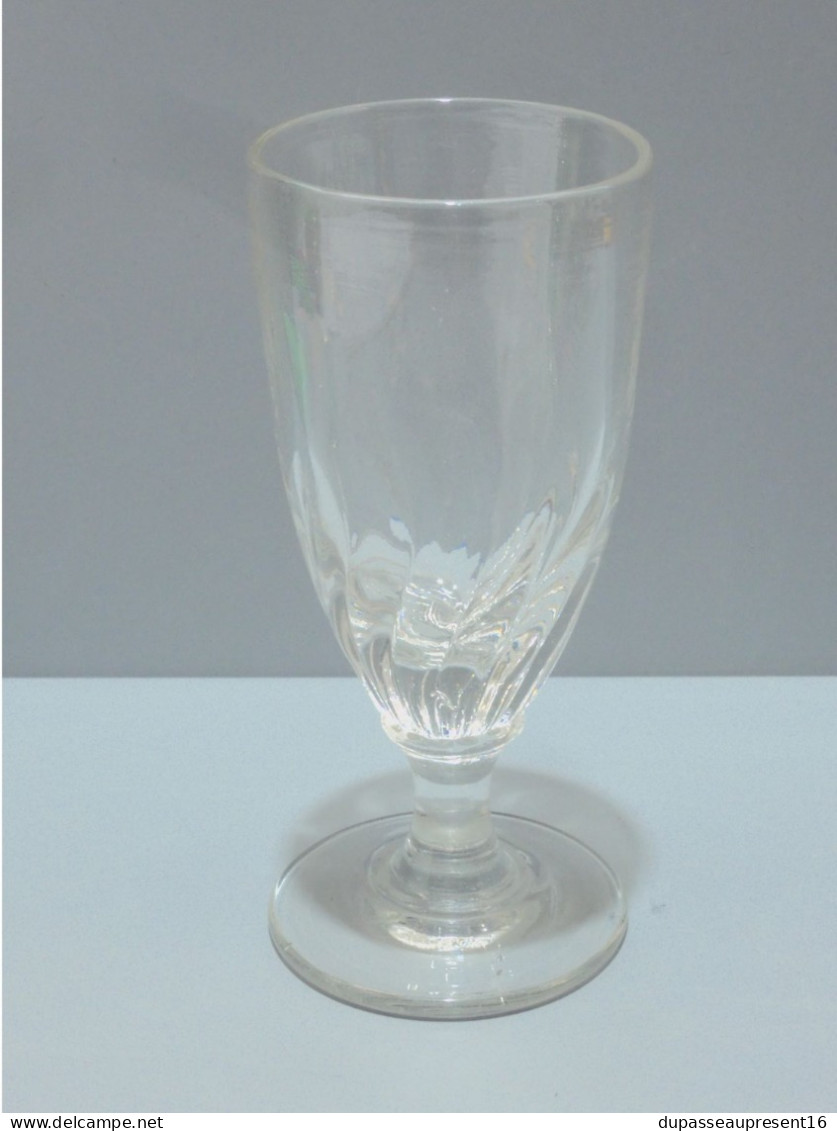 -ANCIEN VERRE A ABSINTHE En VERRE Mesure TORSADEE COLLECTION  ANCIEN BISTROT   E - Glas & Kristall