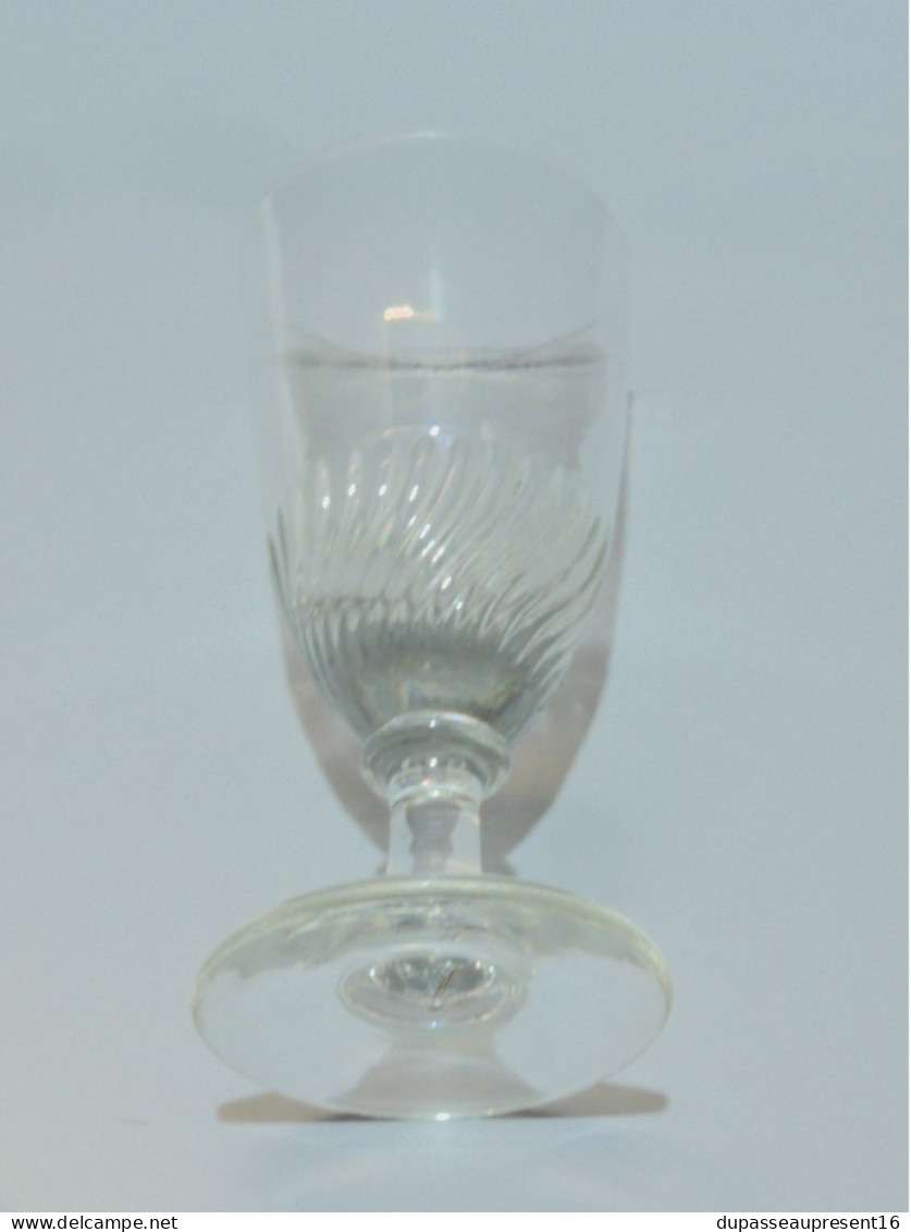 -ANCIEN VERRE A ABSINTHE En VERRE Mesure TORSADEE COLLECTION  ANCIEN BISTROT   E - Glass & Crystal