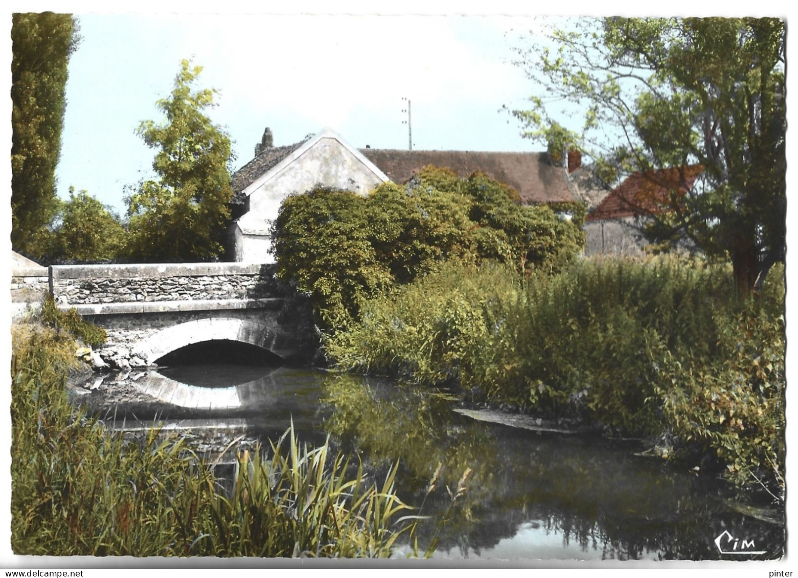 PERTHES EN GATINAIS - Pont Sur L'Ecole - Perthes