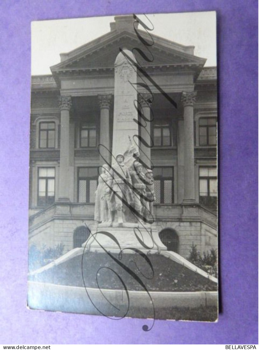 Carte Photo Momument Au Morts Pour La Patrie  1914-1918 - Monumentos A Los Caídos