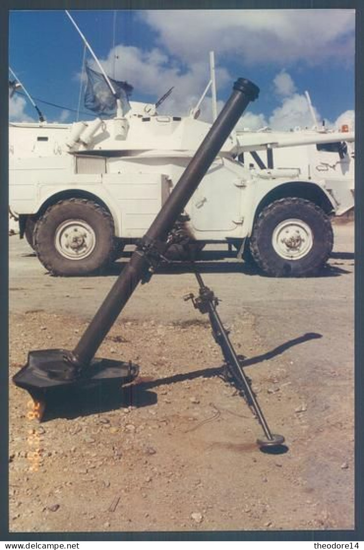 Lot de 26 photos Arme Armement militaire Pistolet Mitraillette milatary weapon
