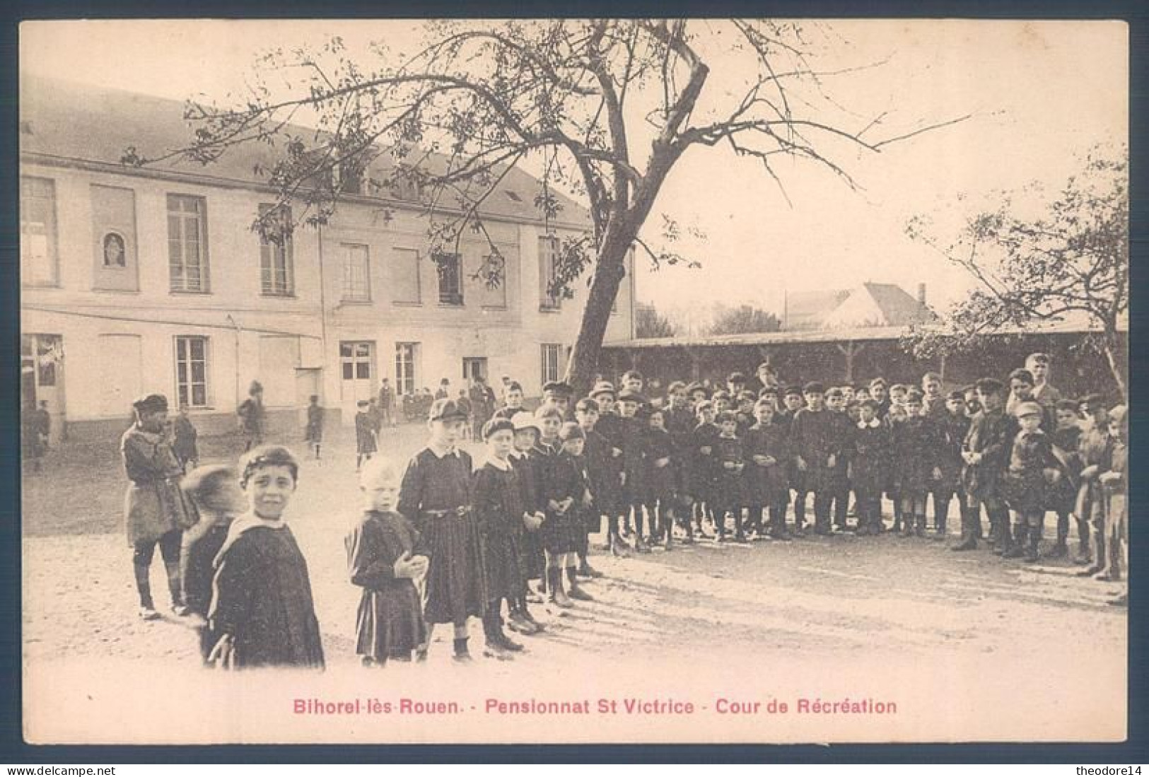 76 Bihorel Lès Rouen Pensionnat St Victrice Cour De Récréation - Bihorel