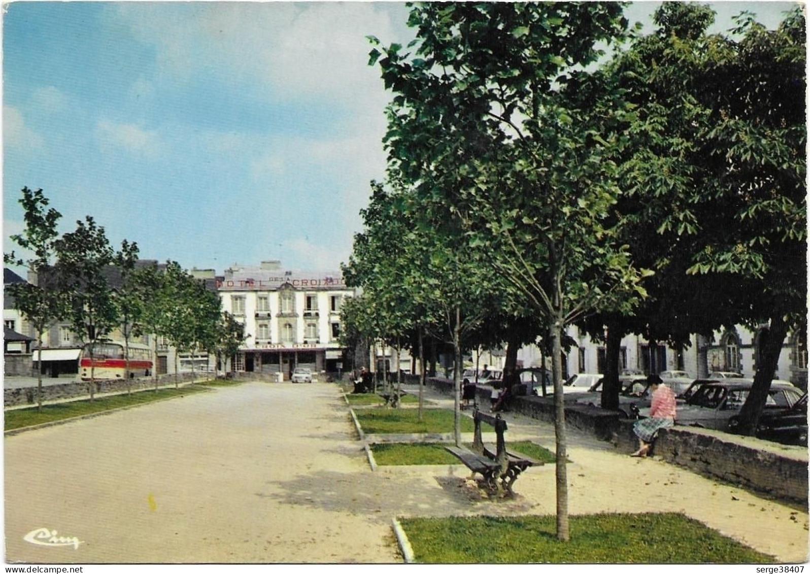 Le Faouet - 1972 - Hôtel De La Croix D'Or - La Place # 12-21/29 - Faouët