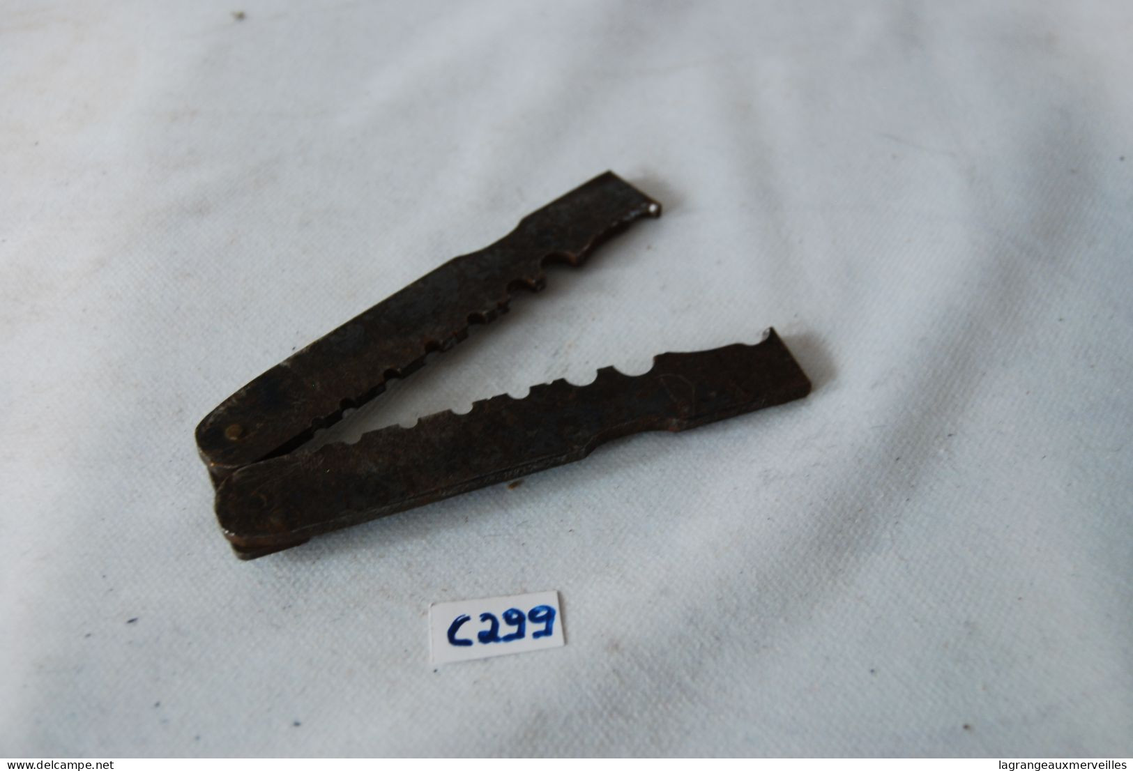 C299 Ancien Outils - Mécano - Garage - Old Tools - Antike Werkzeuge