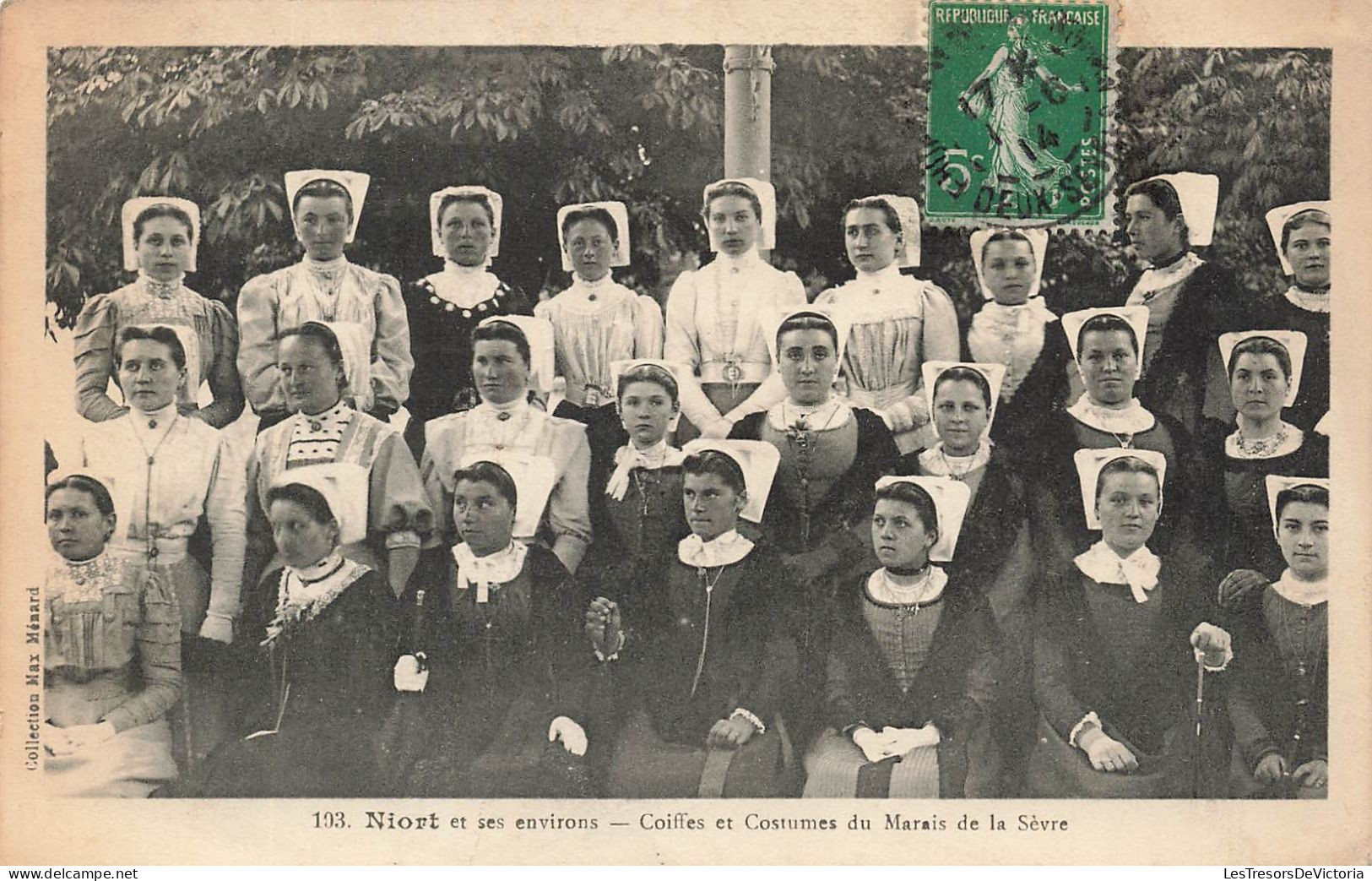 FOLKLORE - Costumes - Niort Et Ses Environs - Coiffes Et Costumes Du Marais De La Sèvre - Carte Postale Ancienne - Trachten