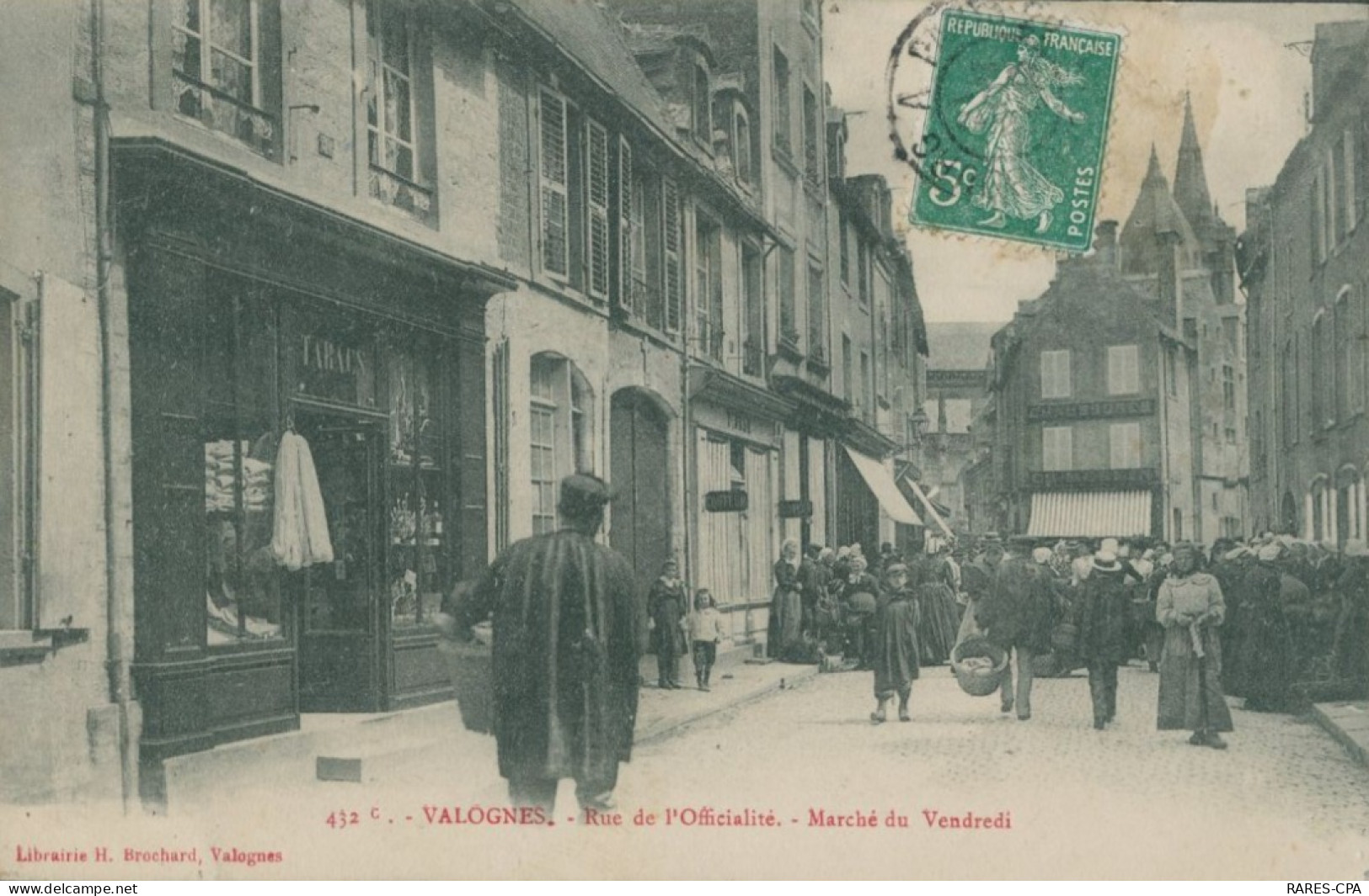 50  VALOGNES - Rue De L'officialité - Marché Du Vendredi - TB - Valognes