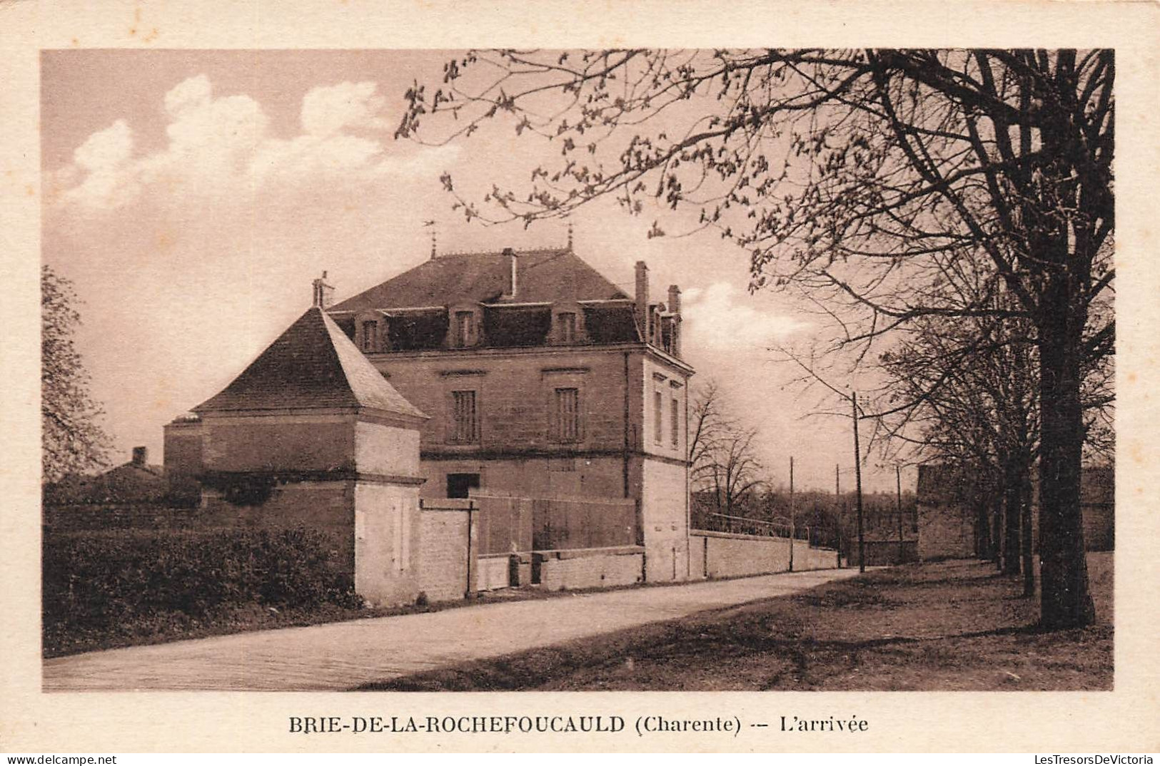 FRANCE - Brie De La Rochefoucauld - L'arrivée - Carte Postale Ancienne - Sonstige & Ohne Zuordnung