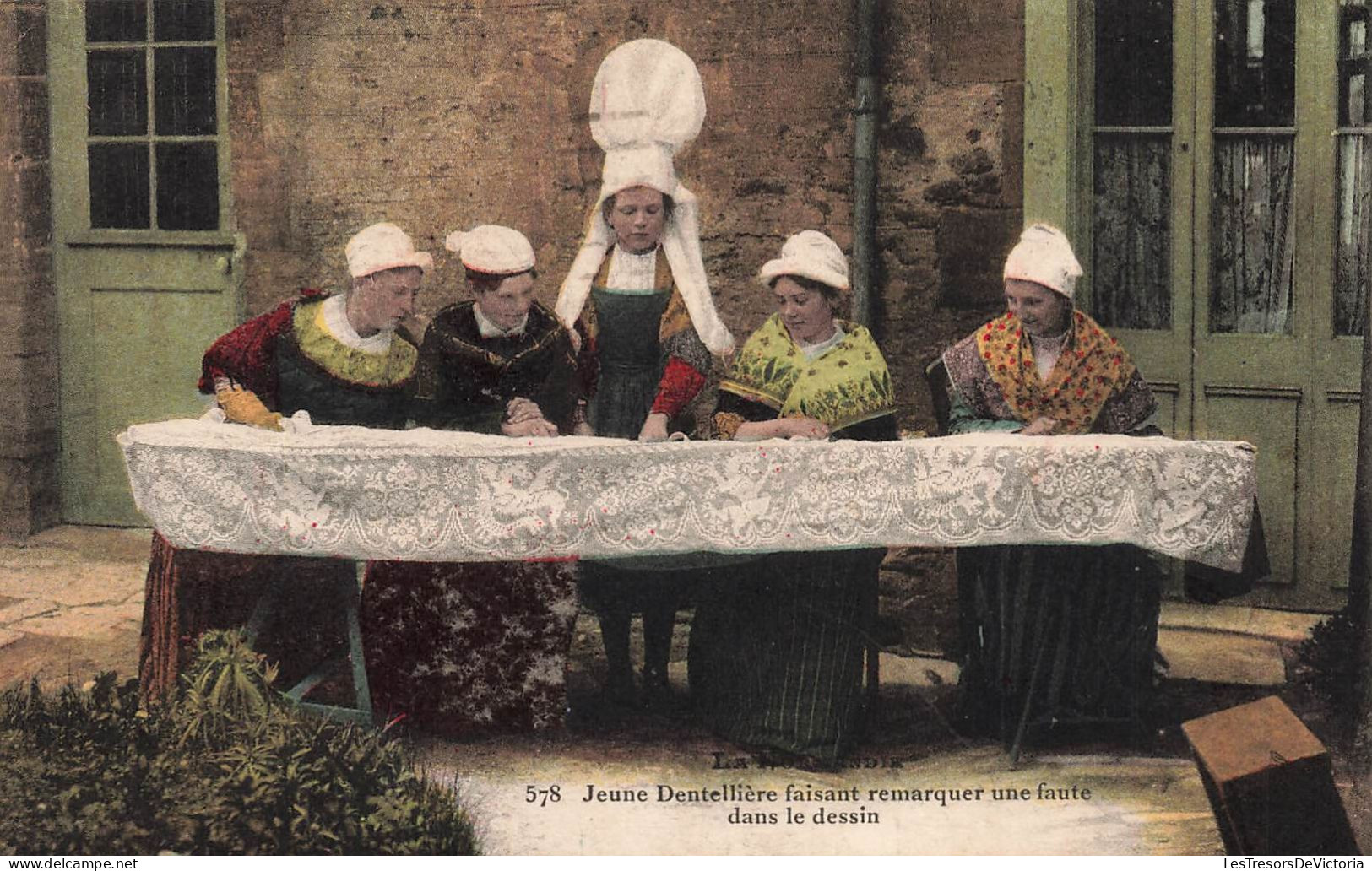 FRANCE - La Normandie - Jeune Dentellière Faisant Remarquer Une Faute Dans Le Dessin - Colorisé - Carte Postale Ancienne - Sonstige