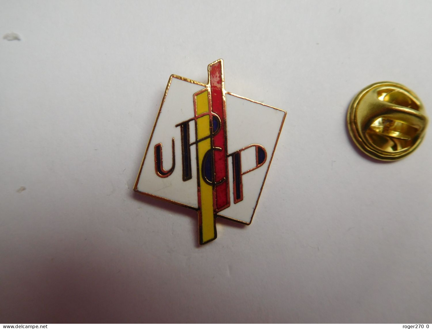Superbe Pin's En EGF , UPCP , Union Du Personnel Du Corps De Police De Genève , Suisse - Police