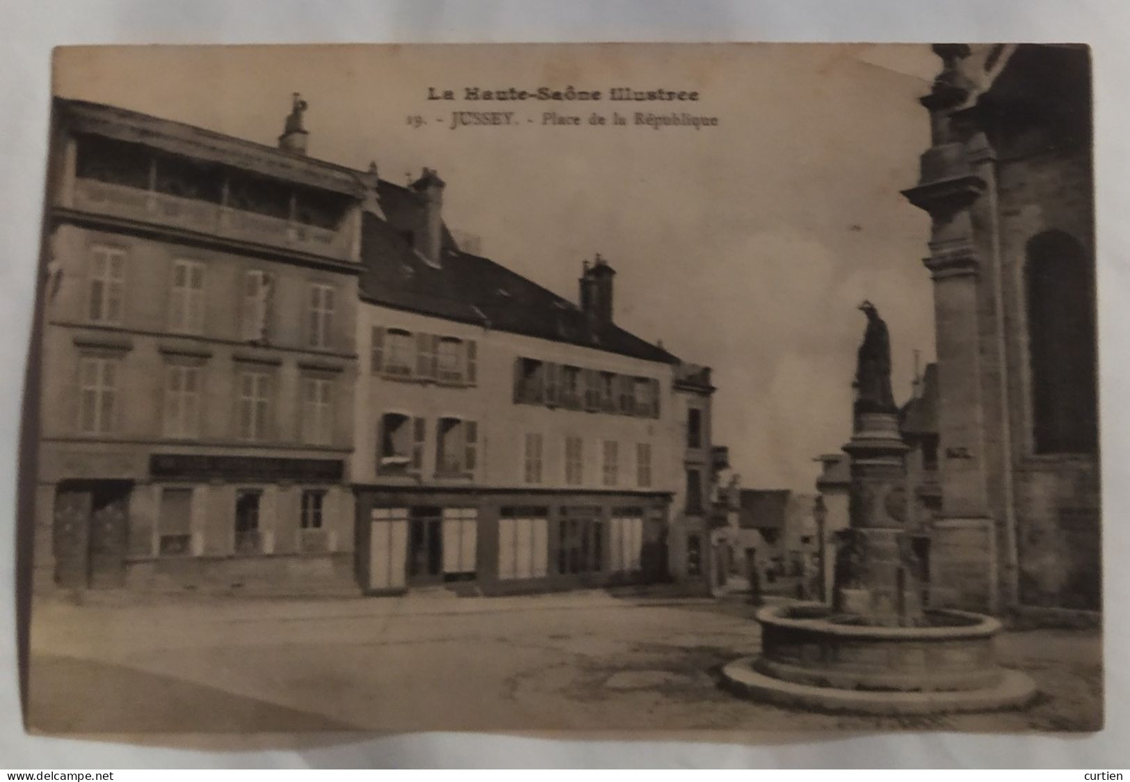 JUSSEY . 70 . Place De La République En 1921 ( Rare ) - Jussey