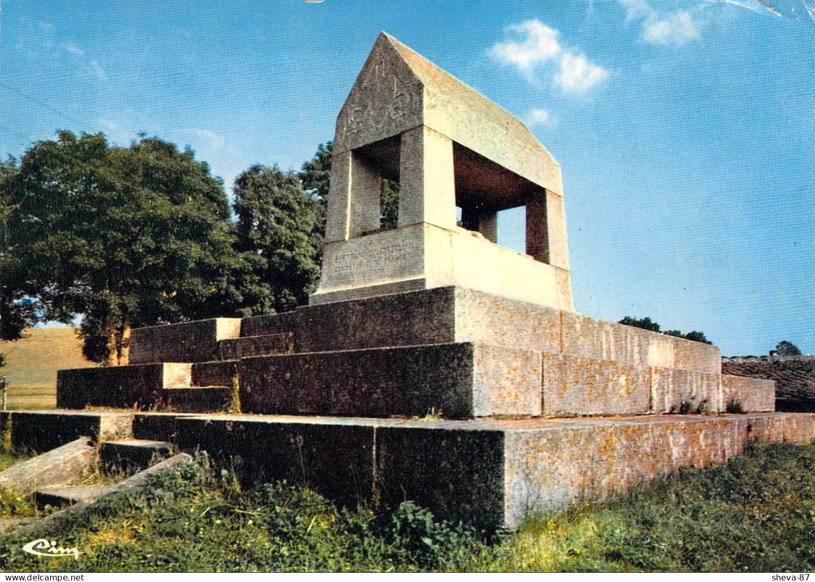 48 - Châteauneuf De Randon - Monument Funéraire élevé à La Mémoire Du Connétable "Bertrand Du Guesclin" - Chateauneuf De Randon