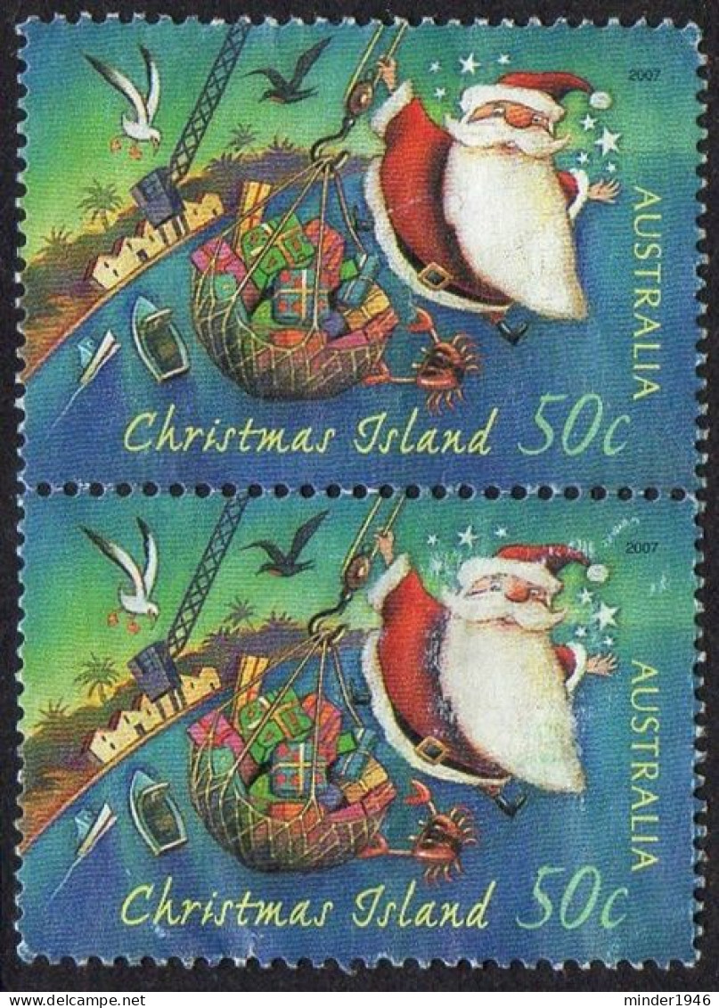 CHRISTMAS ISLAND 2007 QEII 50c Multicoloured, Christmas-Santa With His Sack Vertical Pair FU - Christmas Island