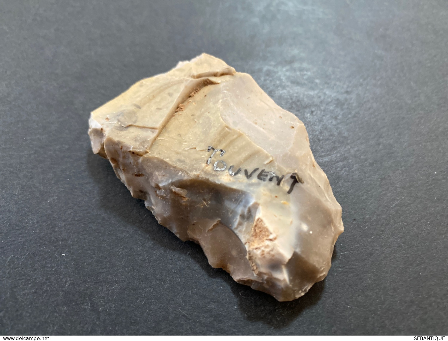 L1 Silex Racloir Trouvée à Touvent  (Oise) Longueur 7 Cm Néolithique - Arqueología