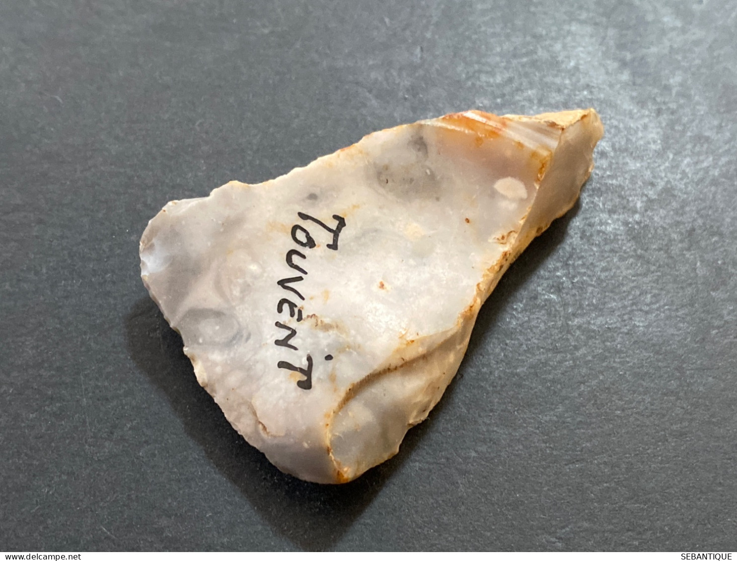 L7 Silex Racloir Trouvée à Touvent  (Oise) Longueur 6 Cm Néolithique - Archeologie