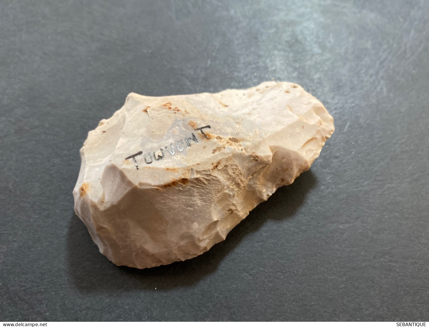 L17 Silex Grattoir Trouvée à Touvent  (Oise) Longueur 7 Cm Néolithique - Archéologie