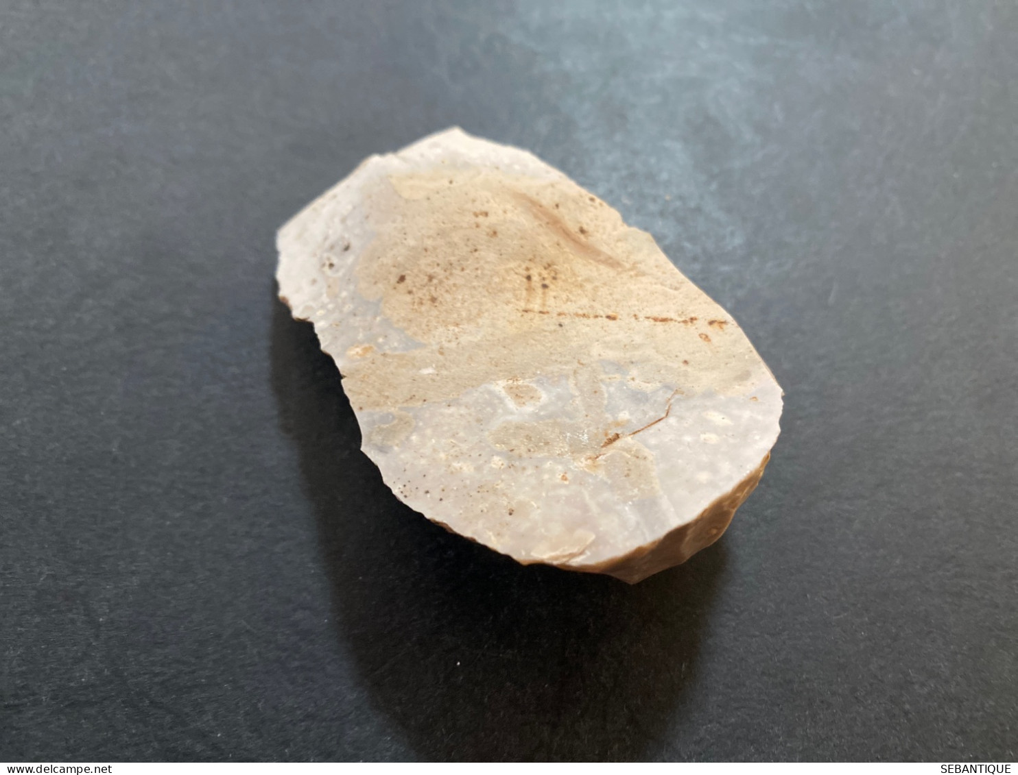 L17 Silex Grattoir Trouvée à Touvent  (Oise) Longueur 7 Cm Néolithique - Archeologia
