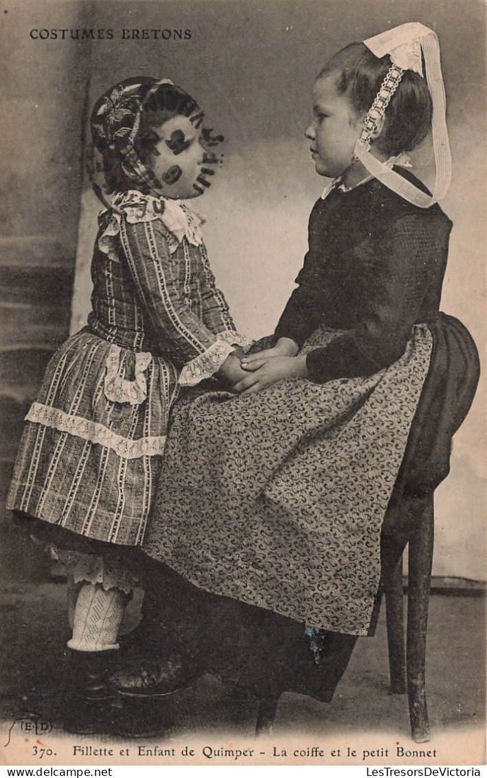 FOLKLORE - Costumes - Fillette Et Enfant De Quimper - La Coiffe Et Le Petit Bonnet - Carte Postale Ancienne - Trachten