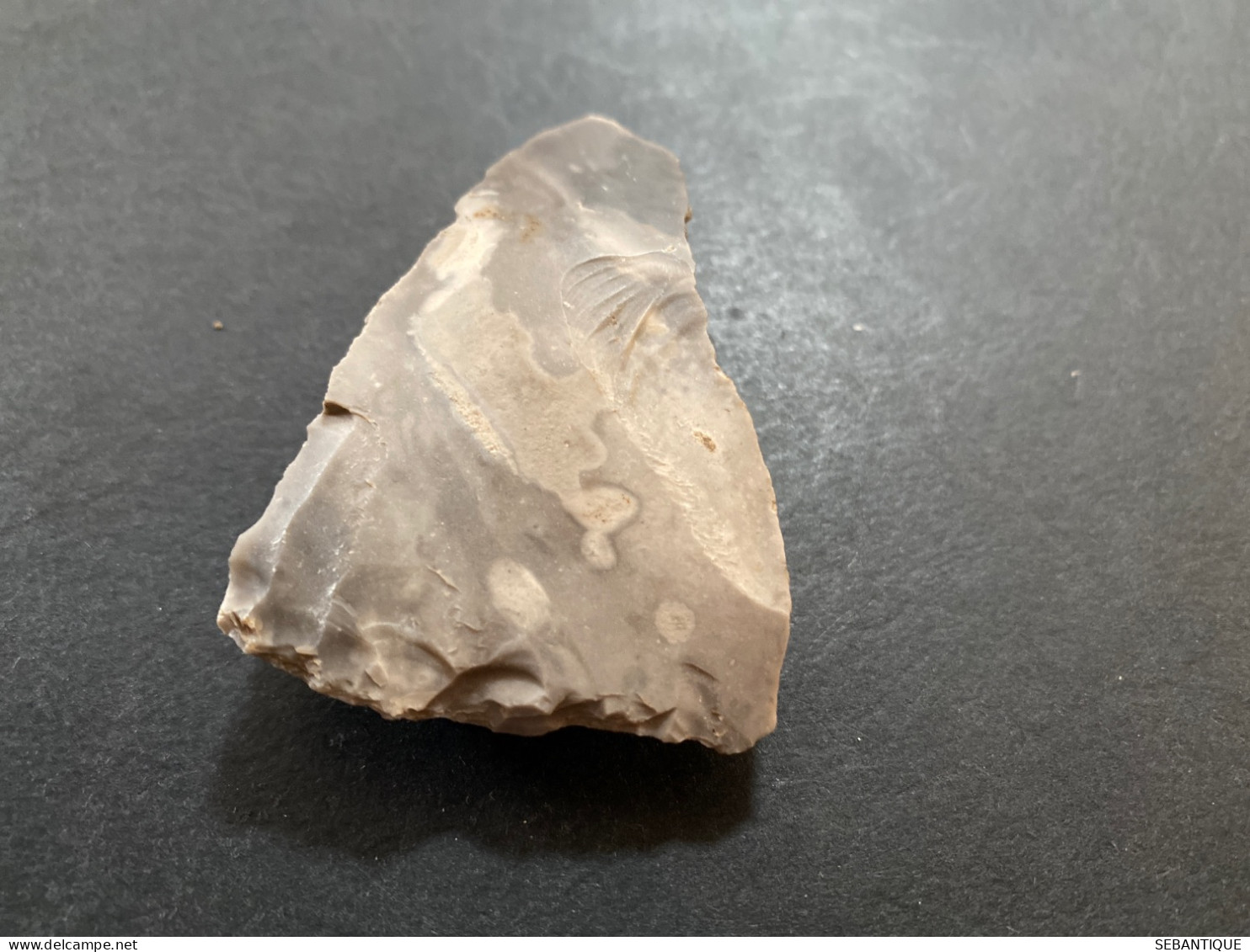 L26 Silex Grattoir Trouvé à Mareville (Lorraine ) Longueur 7 Cm Néolithique - Archäologie