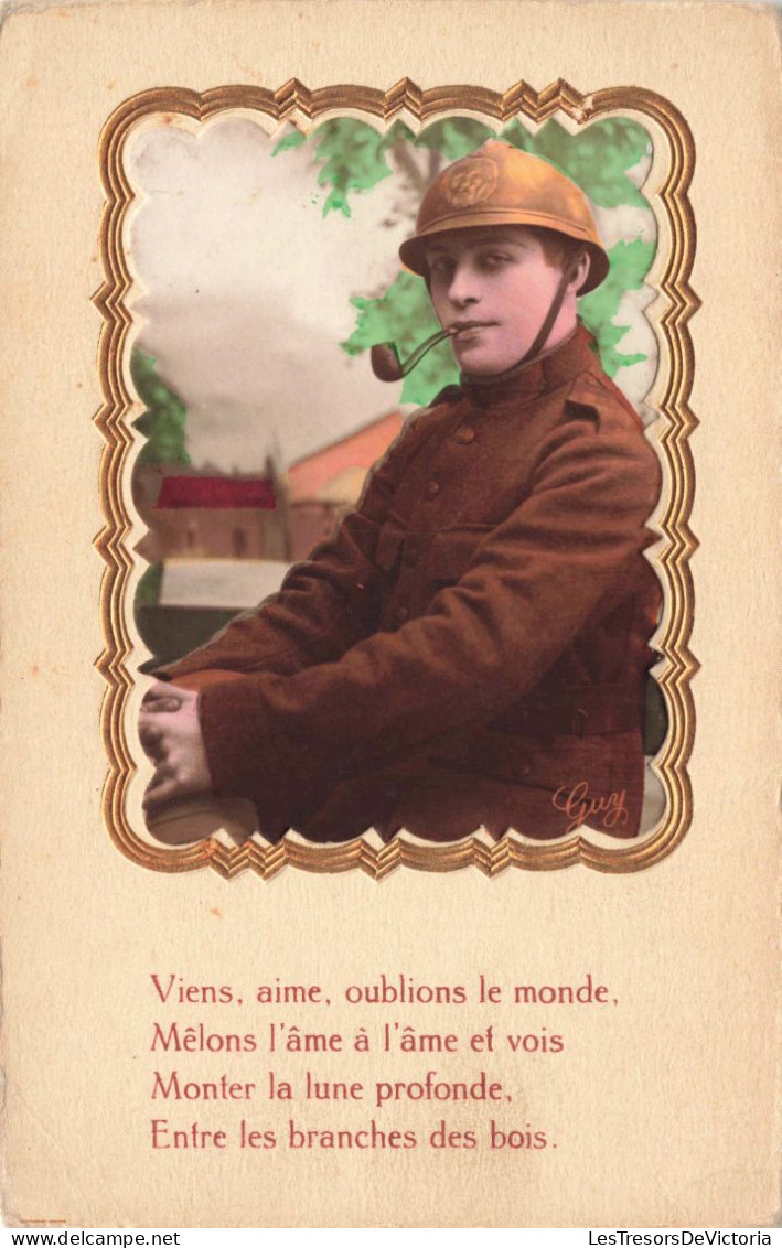 FANTAISIE - Homme - Uniforme - Pipe - Casque - Carte Postale Ancienne - Männer