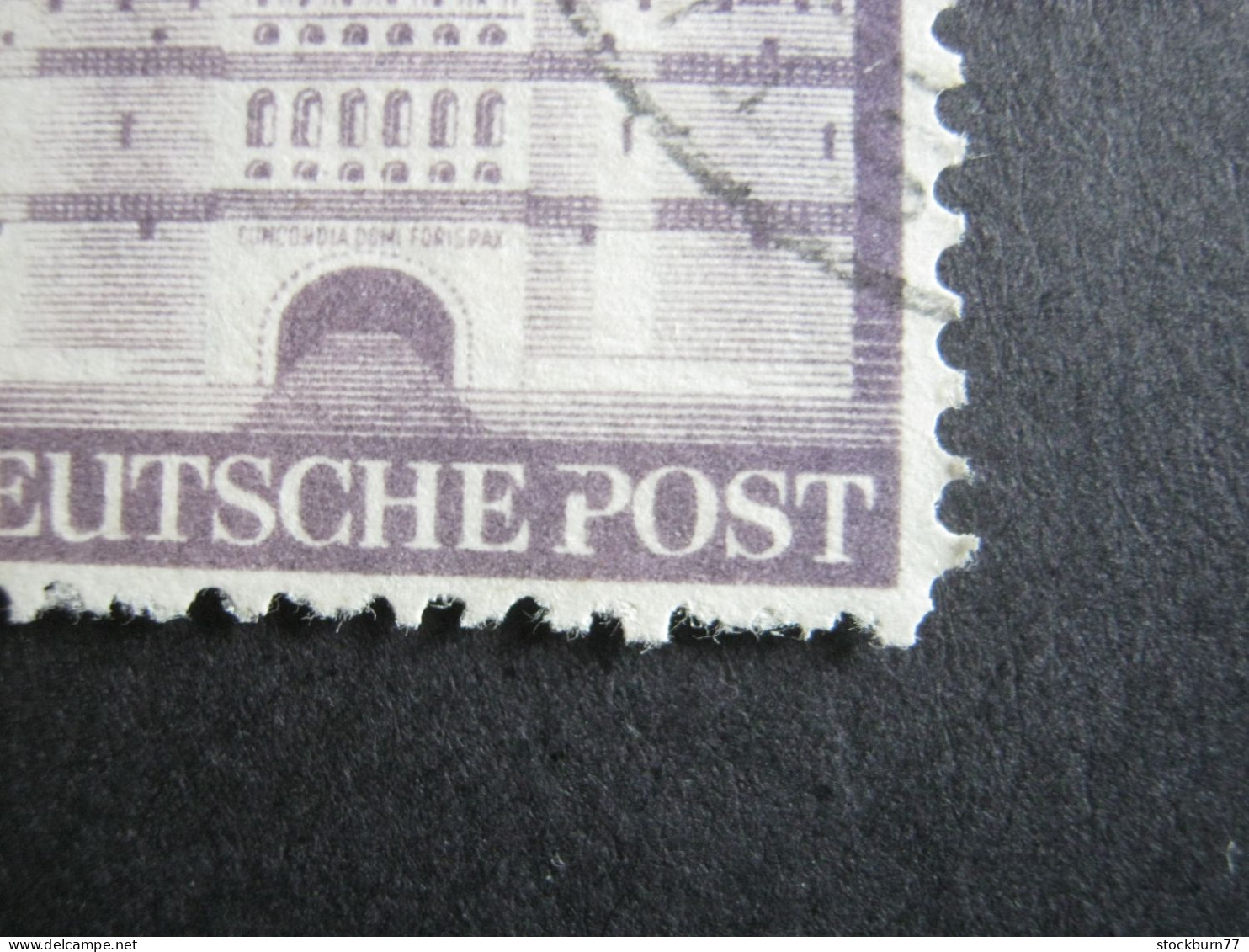 BAUTEN ,  200 Pfg. , Markanter Plattenfehler : P Von Post  Beschädigt - Used