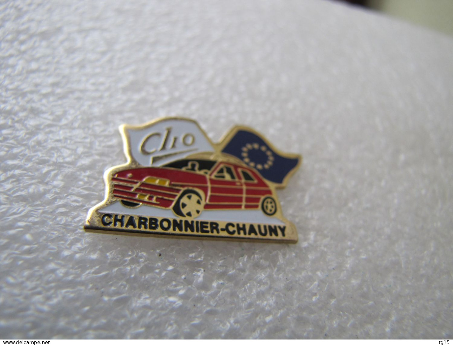 RARE  PIN'S    RENAULT  CLIO  CHARBONNIER  CHAUNY - Renault