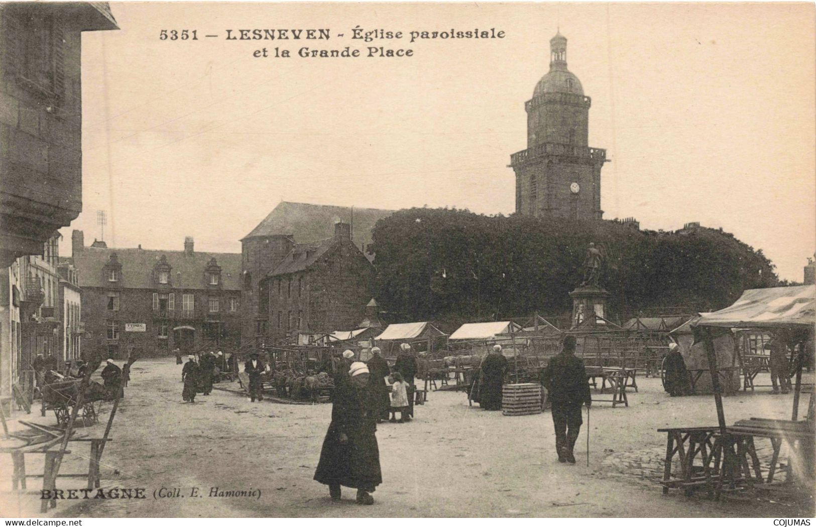 29 - LESNEVEN _S25113_ Eglise Paroissiale Et La Grande Place - Lesneven