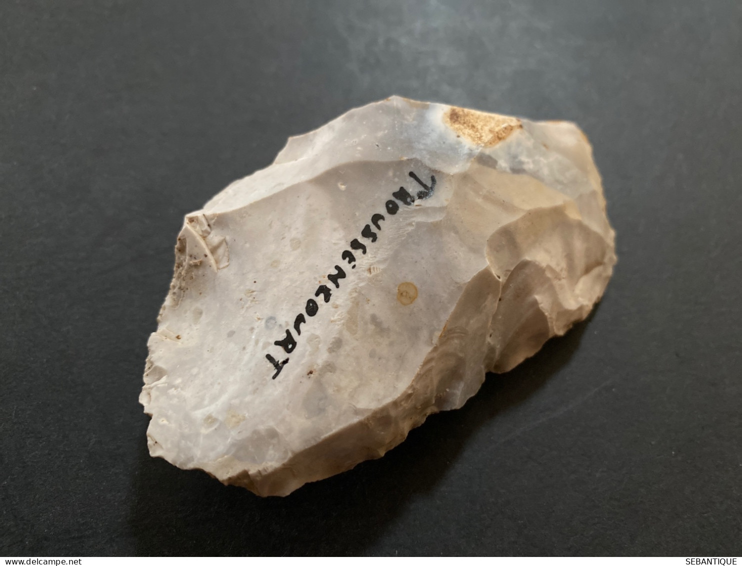 L39 Silex Burin Trouvé à Troussencourt (Oise ) Longueur 11 Cm Néolithique - Arqueología