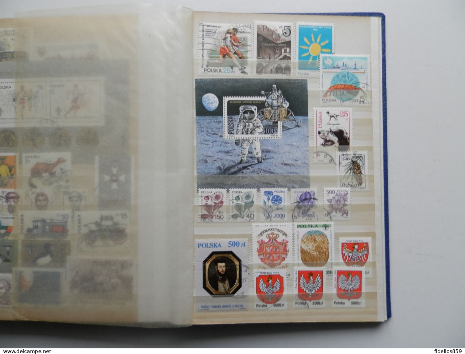 POLOGNE : COLLECTION DE 800 DIFFERENTS TOUTES PERIODES TTB EN CLASSEUR LEUCHTTURM VOIR LES PHOTOS