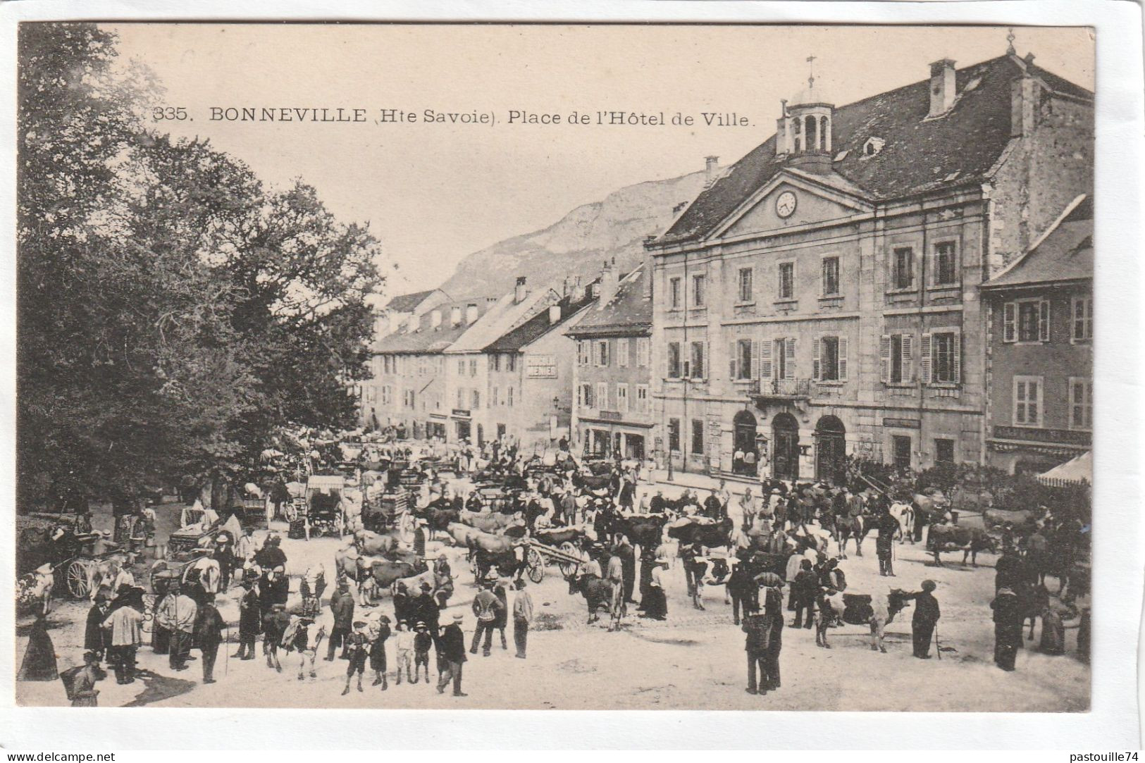 CPA :  14 X 9  -  BONNEVILLE  -  Place De L'Hôtel  De  Ville - Bonneville