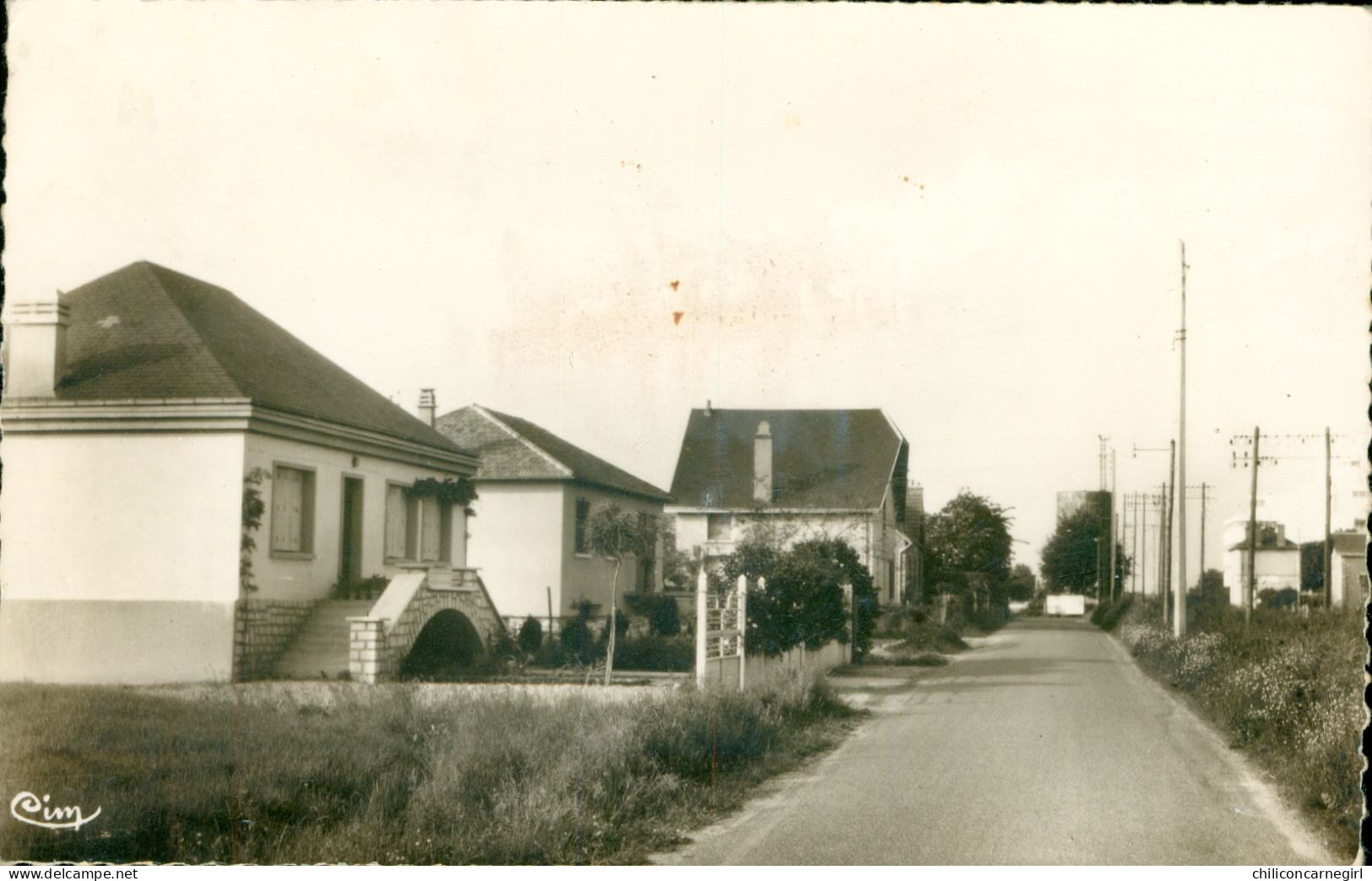 * Cpsm - SAINT AMAND DE VENDOME - Rue Nouvelle - St - 6886 - Edit. COMBIER CIM - 1964 - Saint Amand Longpre