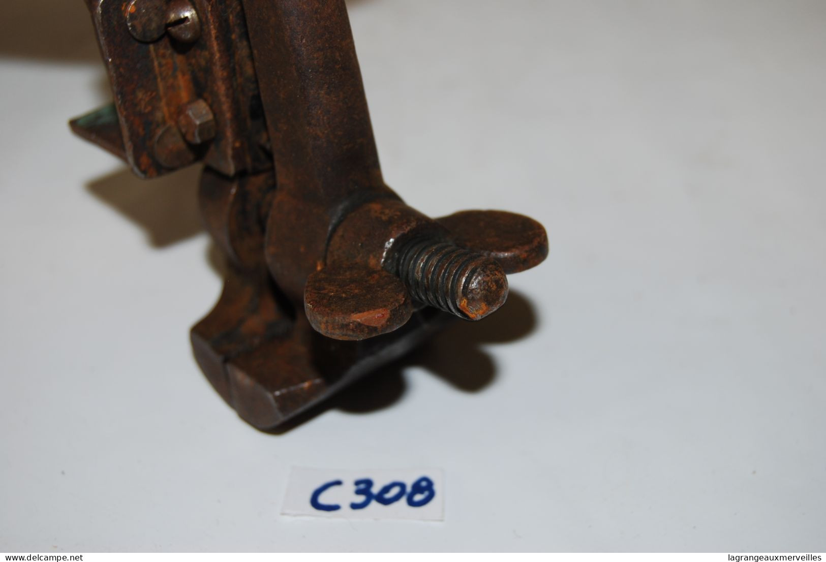 C308 Ancien Outil De Menuiserie - Précision - Petit étau - Strumenti Antichi