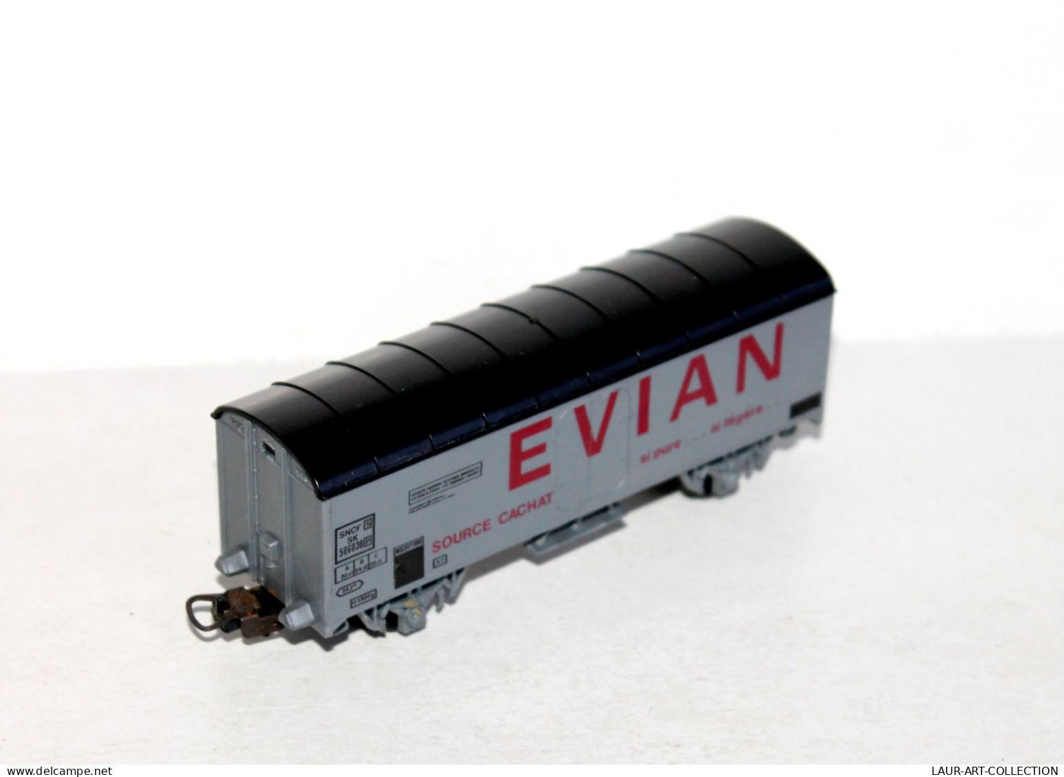 LIMA HO WAGON REFRIGERANT EVIAN SNCF SK 506030 FOURGON MARCHANDISE, MODELE TRAIN - MODELE FERROVIAIRE (2105.238) - Güterwaggons