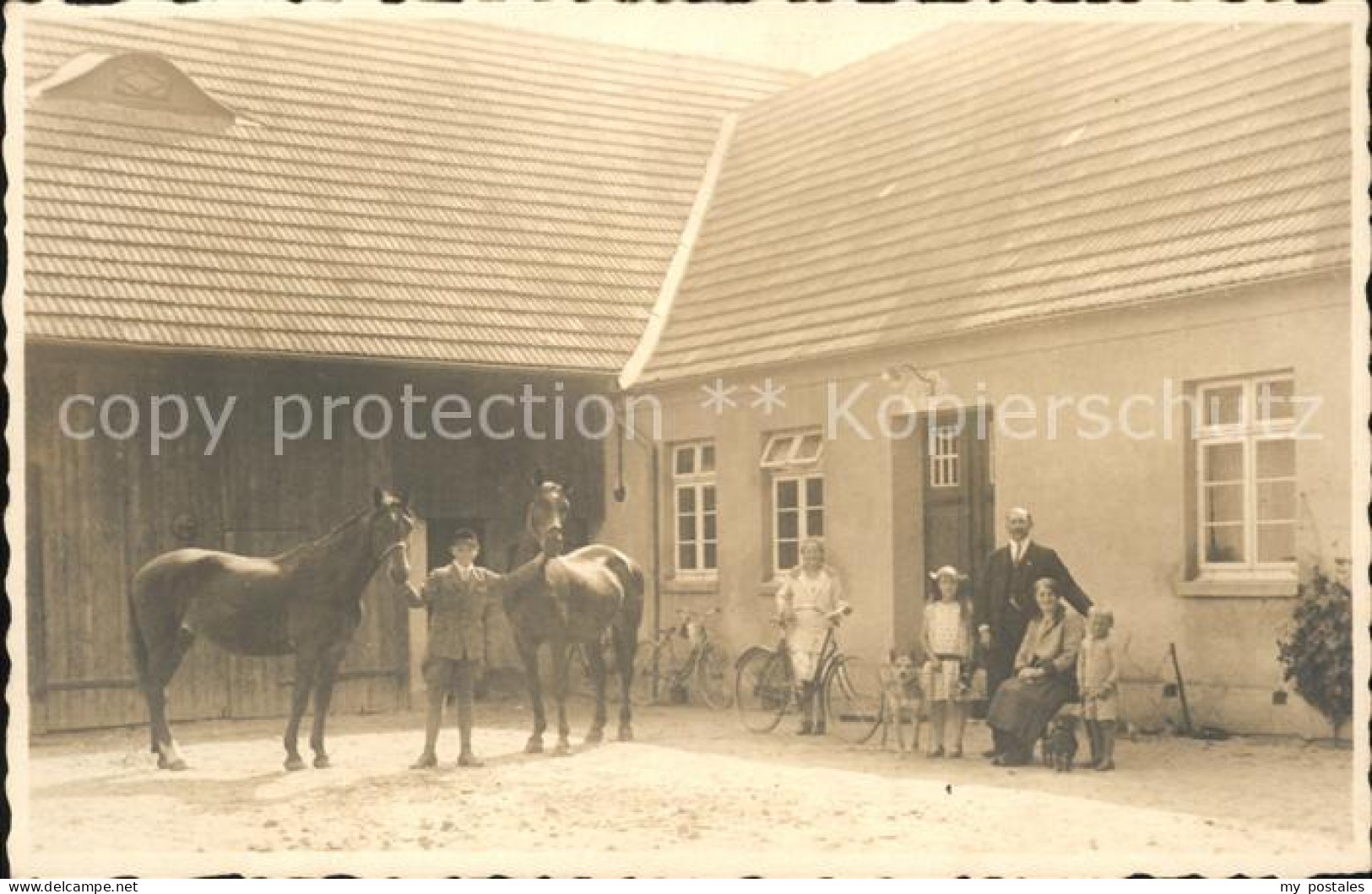 41585577 Oldenburg Holstein Reiterhof Gruppenfoto Oldenburg In Holstein - Oldenburg (Holstein)