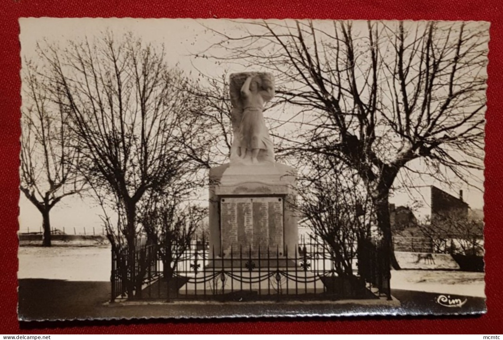 CPSM Petit Format - Lafrancaise (T.-et-G.) - Monument Aux Morts - Lafrancaise