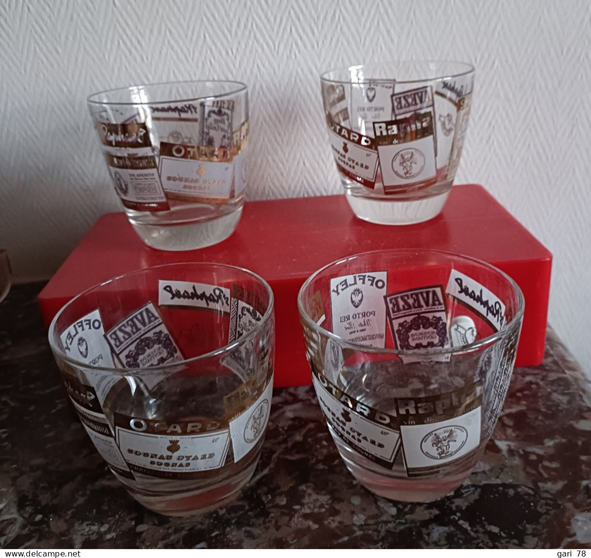 4 Verres à Whisky Publicitaires (différentes Marques Inscrites Sur Chaque Verre) - Vasos
