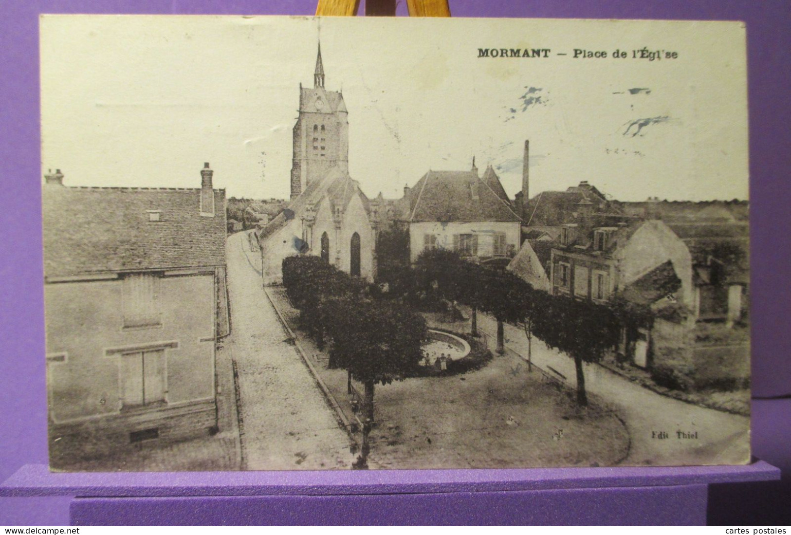 MORMANT Place De L'église - Mormant
