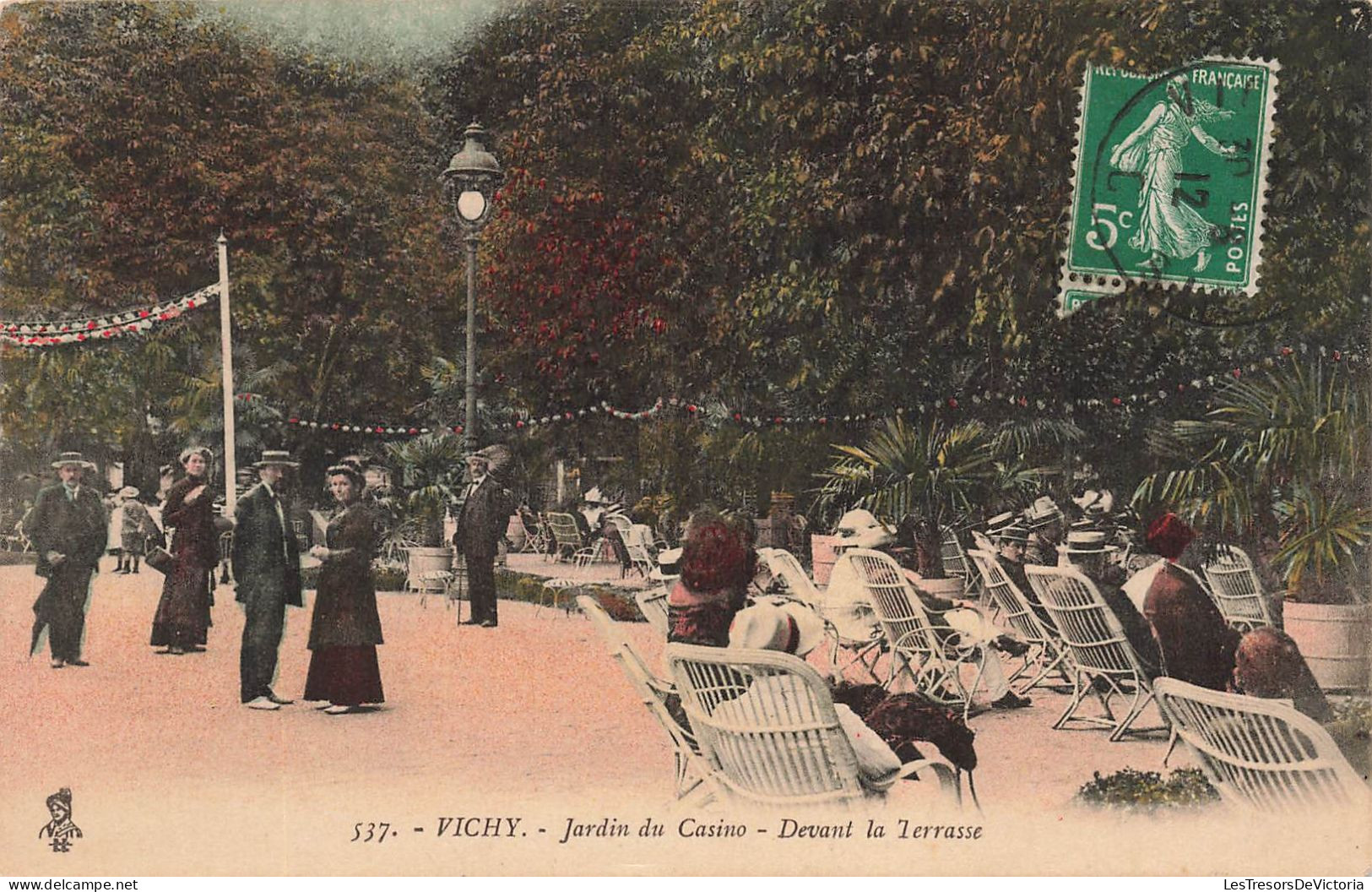 FRANCE - Vichy - Jardin Du Casino  Devant La Terrasse - Colorisé - Carte Postale Ancienne - Vichy