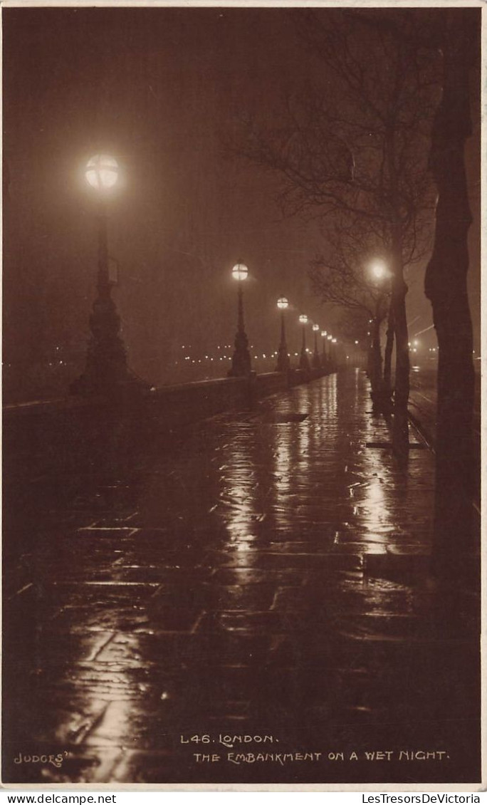ROYAUME UNI - Angleterre - London - The Embarkment On A Wet Night - Carte Postale  Ancienne - Autres & Non Classés