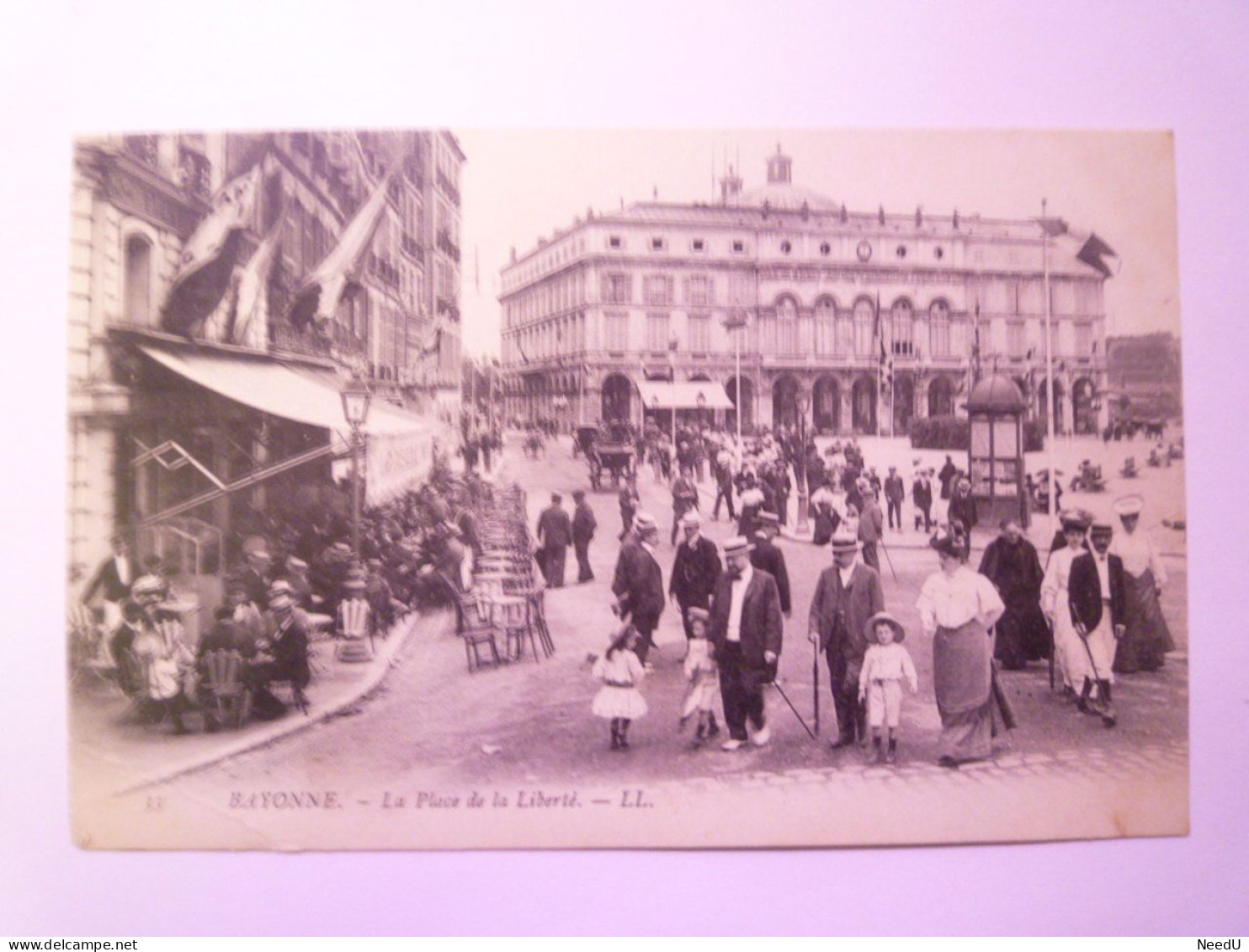 2024 - 211  BAYONNE  (64)  :  La Place De La Liberté   1906   XXX - Bayonne