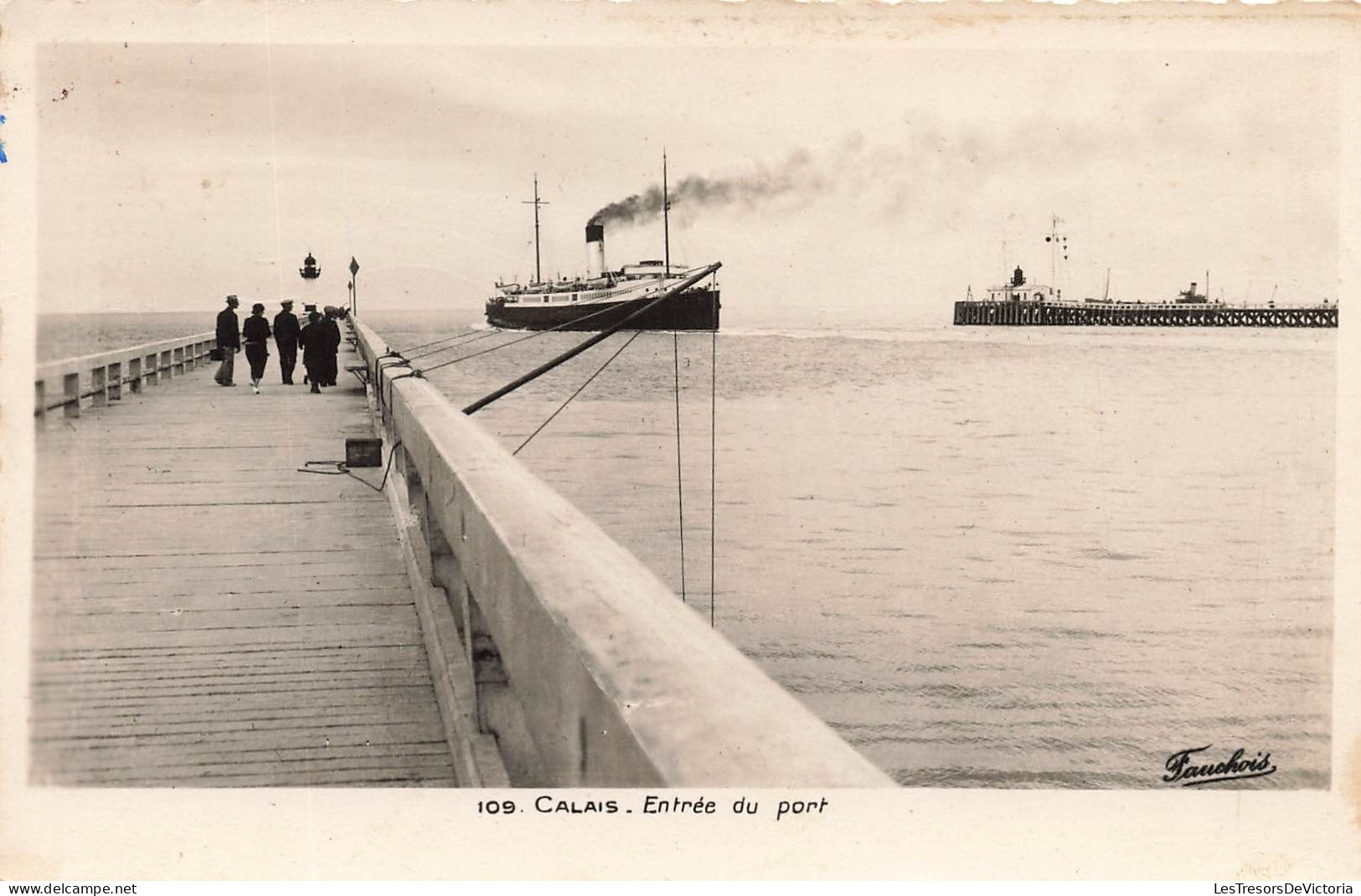 FRANCE - Calais - Entrée Du Port - Bateau - Carte Postale - Calais