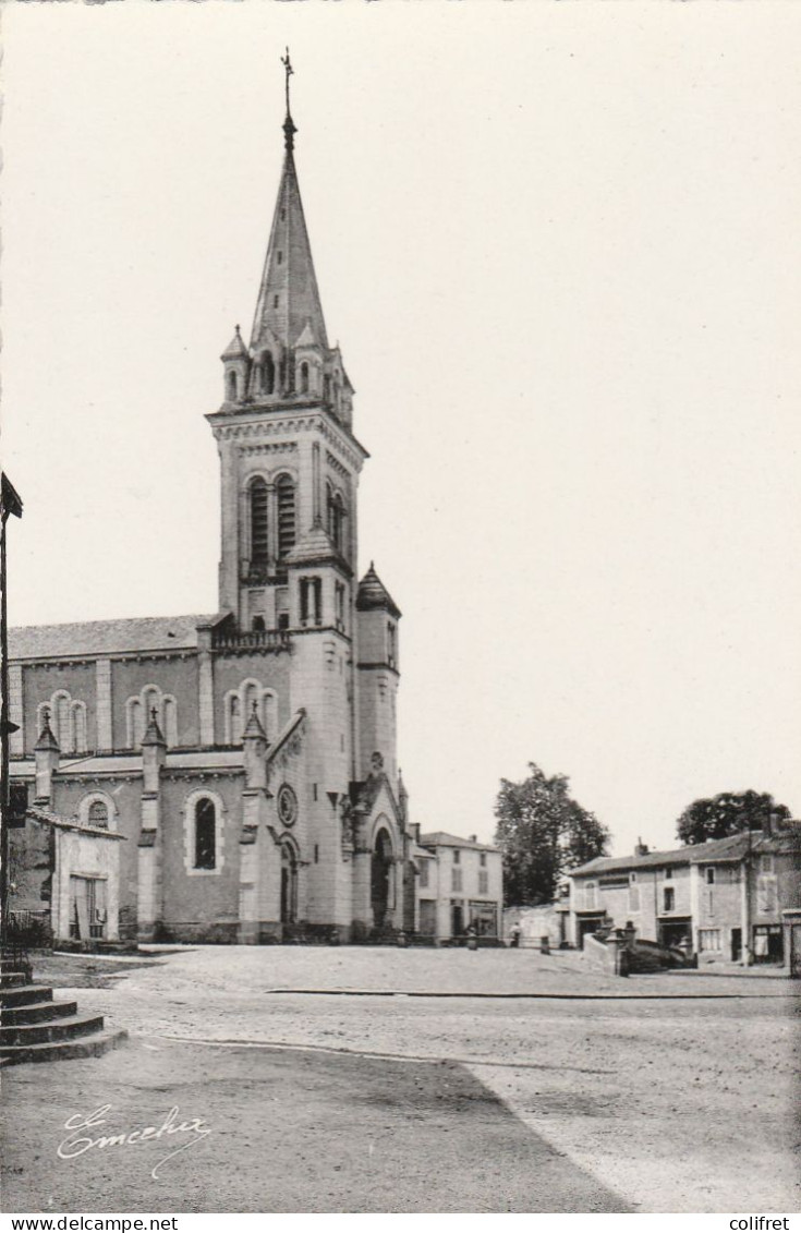 79 - Thénezay  -  L'Entré De L'Eglise - Thenezay