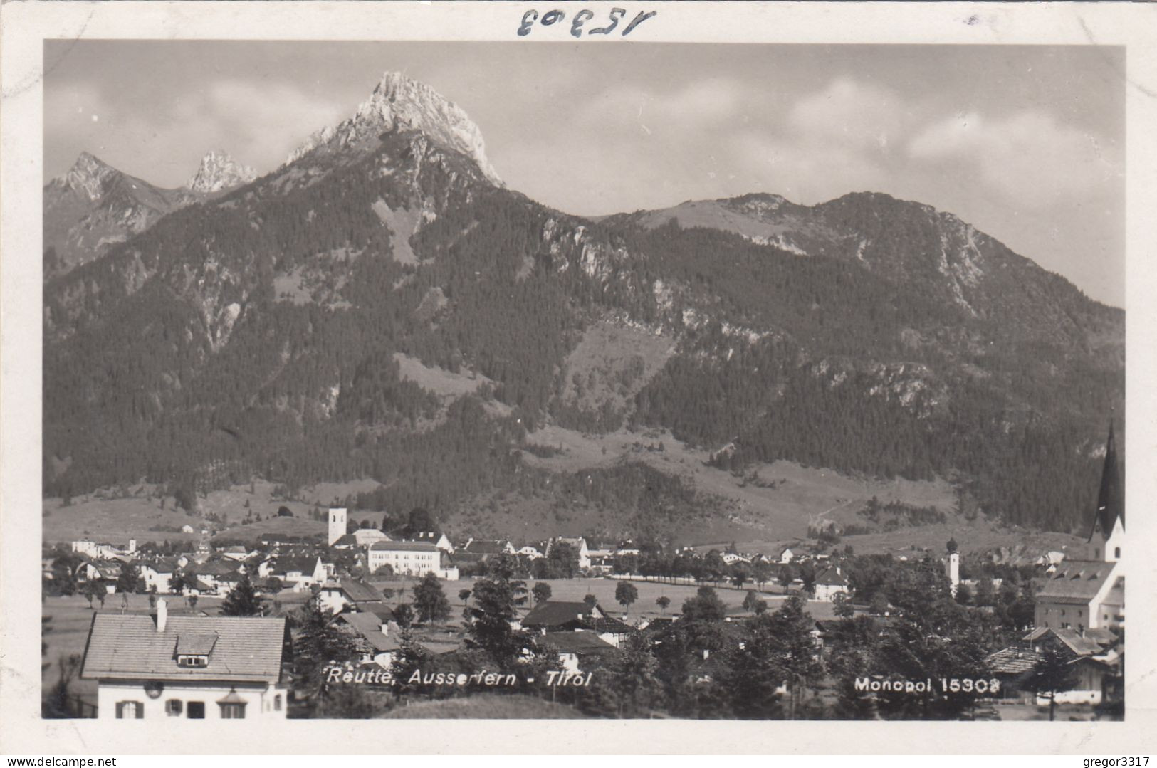 E2283) REUTTE - Ausserfern - Tirol - Tolle FOTO AK - Kirche U. Haus Im Vordergrund ALT! - Reutte