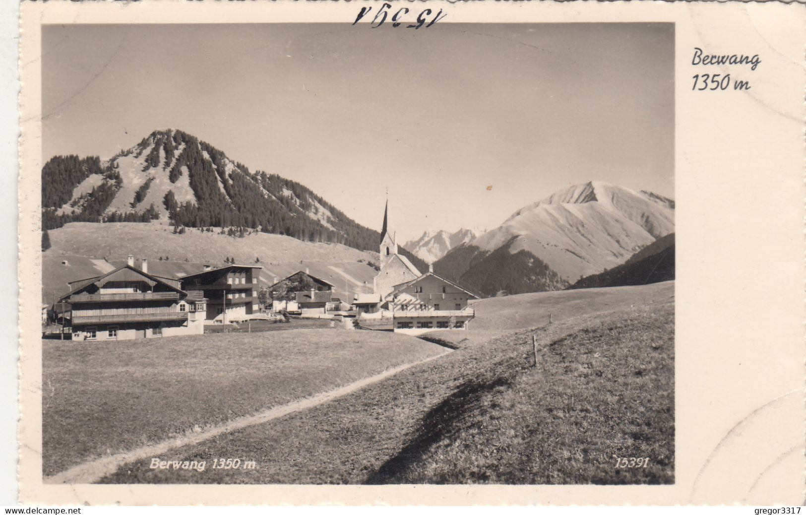 E2293) BERWANG - Tirol - S/W FOTO AK  WEg über Wiese Zu Häusern U. Kirche - Tolle Alte S/W AK Zugspitze Bleispitze - Berwang