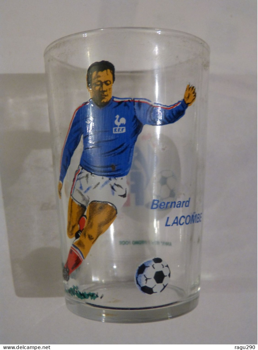 VERRE A MOUTARDE PUBLICITAIRE DECORE FOOTBALL BERNARD LACOMBE 1978 - Gläser