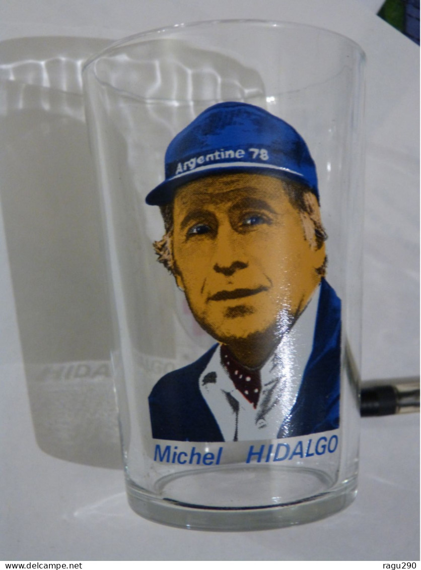 VERRE A MOUTARDE PUBLICITAIRE DECORE FOOTBALL  MICHEL HIDALGO 1978 - Verres