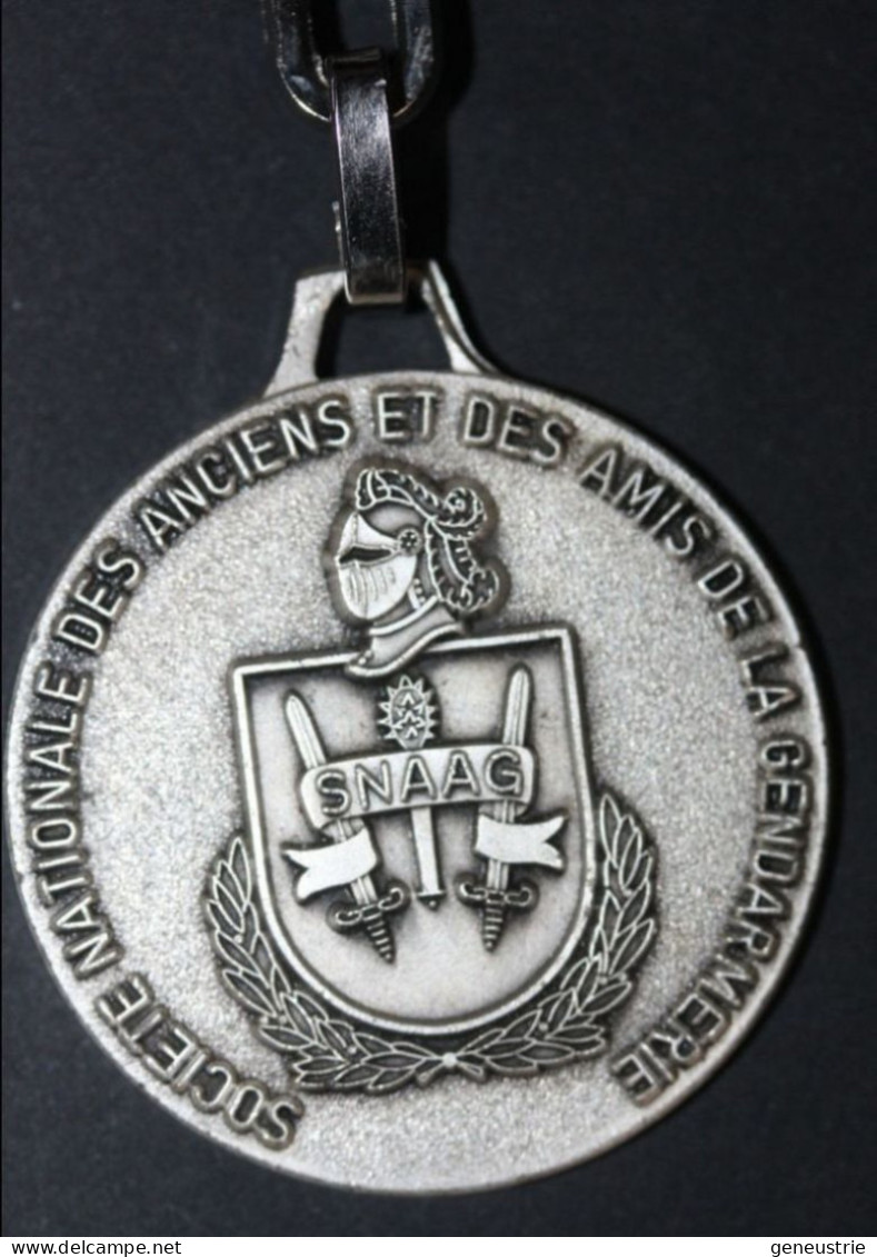 Beau Porte-clés "Sté Nationale Des Anciens Et Des Amis De La Gendarmerie" Porte-clefs - Politie & Rijkswacht