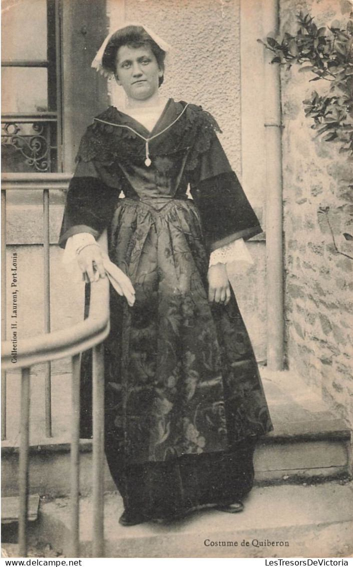 FRANCE - Quiberon - Une Femme En Costume De Quiberon - Carte Postale Ancienne - Quiberon