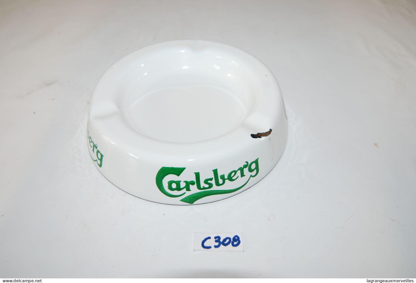 C308 Ancien Cendrier Carslberg - émaillé Blanc Et Vert - Bistrot 1 - Metall