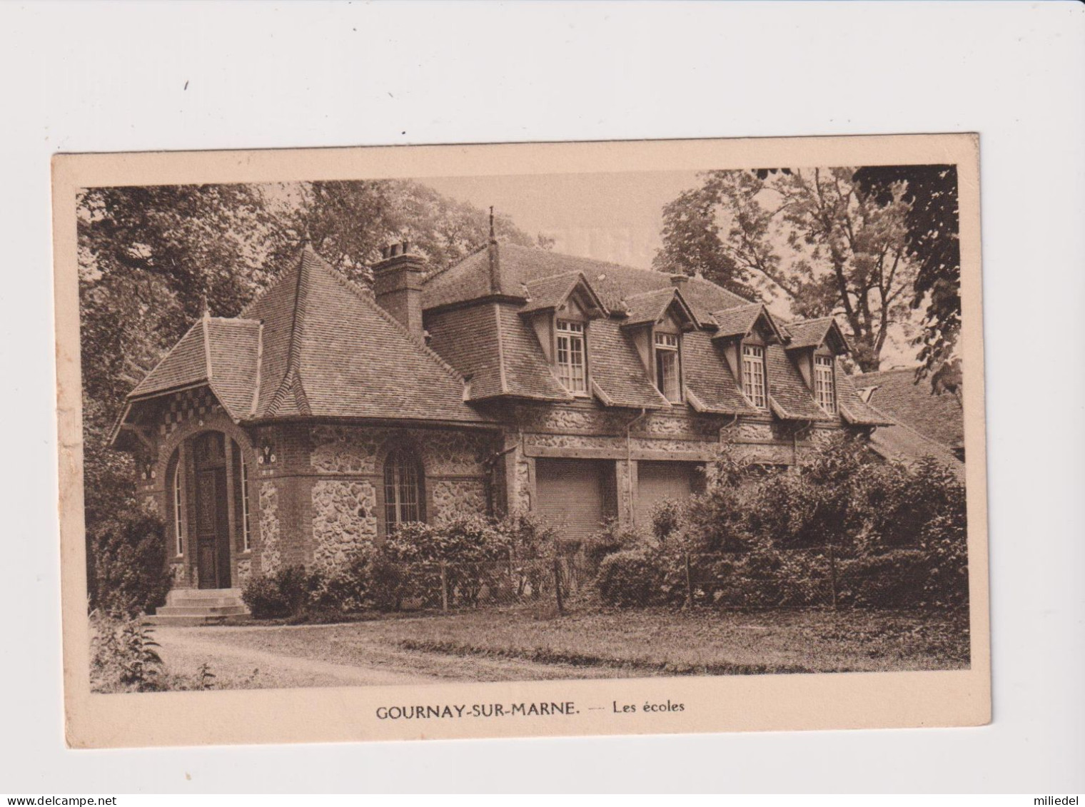 MU182 - GOURNAY SUR MARNE - Les écoles - Gournay Sur Marne